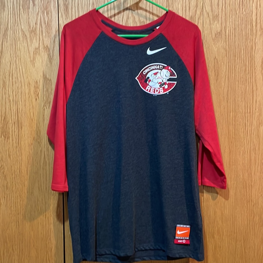 Nike Cincinnati Reds Jersey.